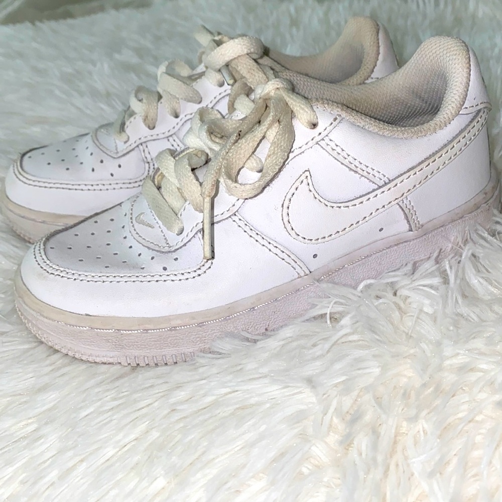 KIDS NIKE AIR FORCE ONES WHITE SNEAKERS